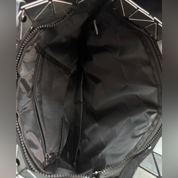 🆕 Issey Miyaki BAO BAO inspired tote bag with silver triangle decoration - Picture 3 of 3